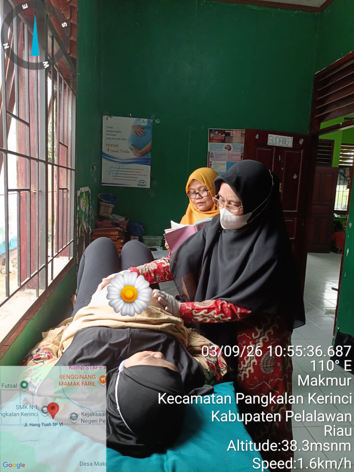 KEGIATAN PEMERIKSAAN IBU HAMIL DI POSYANDU ILP BUKIT HARAPAN DESA MAKMUR