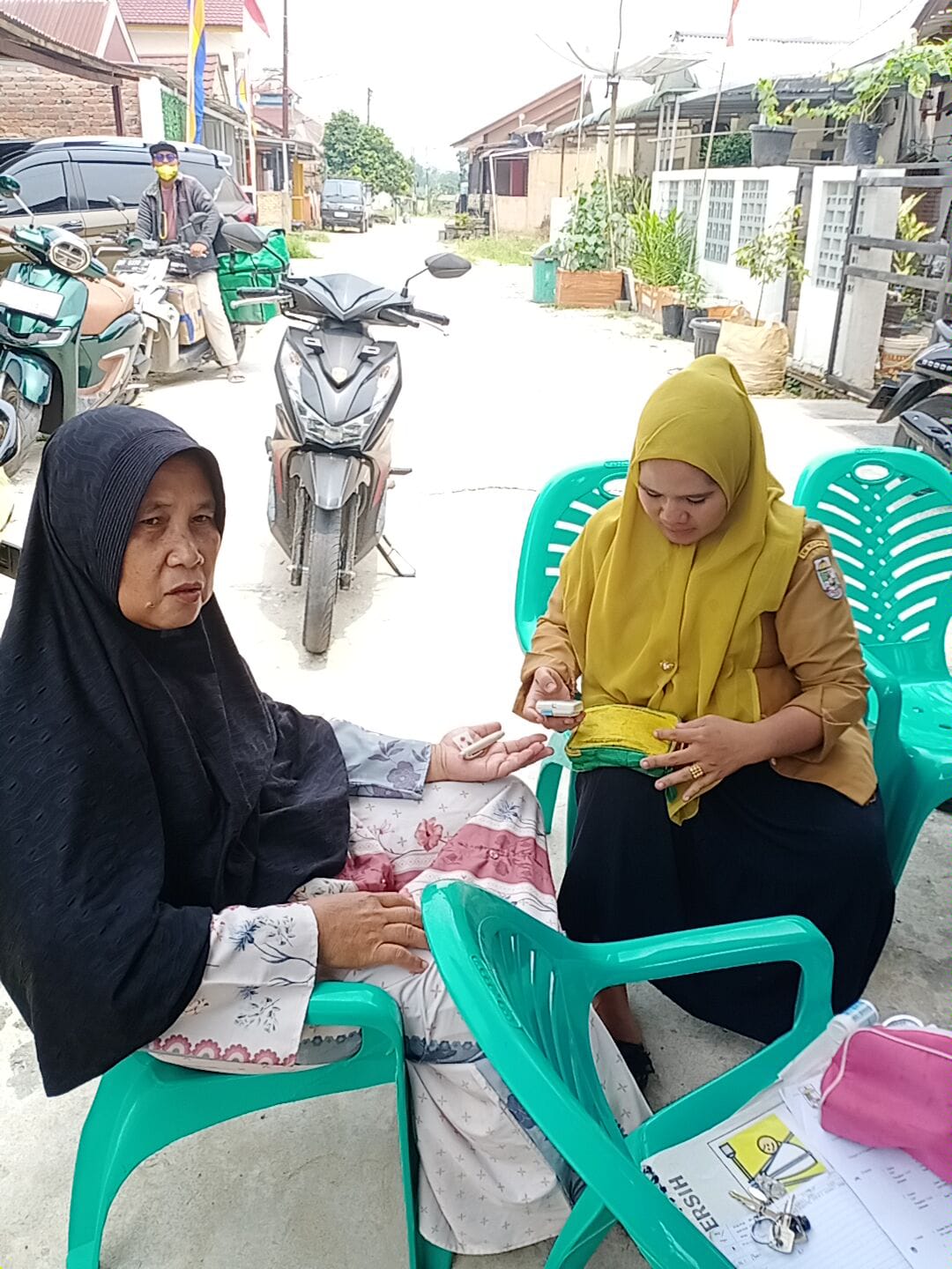 KEGIATAN POSYANDU LANSIA DI TK PEMBINA